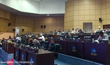 Anggota DPRD Bintan saat sedang mengikuti rapat Paripurna LKPJ Bupati atas penggunaan APBD 2023 Anggota DPRD Bintan saat sedang mengikuti rapat Paripurna LKPJ Bupati atas penggunaan APBD 2023 (Foto: Hasura/Presmedia.id)