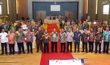 Gubernur Kepri Ansar Ahmad Ketua DPRD Kepri serta pimpinan lembaga KPK pada Rapat Koordinasi dan Penguatan Sinergi Kepala Daerah di Ballroom Aston Hotel Residence Pelita Kota Batam Gubernur Kepri Ansar Ahmad, Ketua DPRD Kepri serta pimpinan lembaga KPK pada Rapat Koordinasi dan Penguatan Sinergi Kepala Daerah di Ballroom Aston Hotel & Residence, Pelita, Kota Batam, Selasa (14/5/2024). (Foto: Diskominfo Kepri)