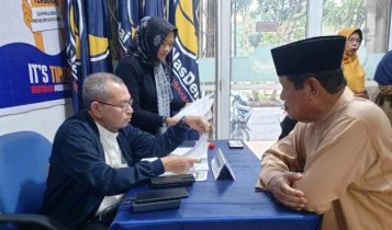 Mantan wakil dan Gubernur Kepri Isdianto, mendaftarkan diri sebagai Calon Gubernur Kepri ke Partai Nasdem Kepri Sabtu (11/5/2024). (Foto : Tim relawan Isdianto)