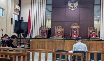 Terdakwa Arif Firmansyah saat menghadiri sidang korupsi dana Nasabah di PDBPR Bestari Rp59 M di PN Tanjungpinang 2 Terdakwa Arif Firmansyah saat menghadiri sidang korupsi dana Nasabah di PD.BPR Bestari Rp5,9 M di PN Tanjungpinang, Selasa (21/5/2024).Â