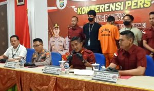 Kalapas Narkotika Kelas IIA Tanjungpinang Edi Mulyono menjelaskan terungkapnya modus penyelundupan sabu dan ganja ke lapas. (Foto: Hasura/Presmedia.id)