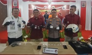 Kapolres Bintan dan Kalapas Narkotika serta Kasat narkobda dan KPLP Lapas saat menunjukan barang bukti narkoba yang digagalkan masuk Lapas