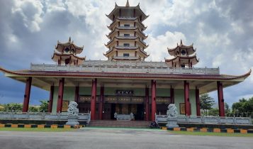 Pagoda Sata Sahasra Budha dan Vihara Avalokitesvara Graha Tanjungpinang Pagoda Sata Sahasra Budha dan Vihara Avalokitesvara Graha Tanjungpinang.