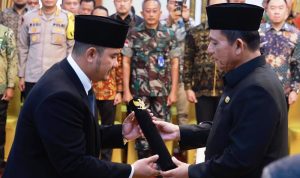 Gubenur Kepri selaku Dewan Kawasan FTZ Kepri melantik Cokky Wijaya, sebagai Kepala BP.Kasan Bintan wilayah Tanjungpimang. (Foto: Diskominfo Kepri)