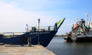 Kapal Kapal LCT Legend Aquarius yang diduga menjadi sarana penyelundupan 106 Kg Narkoba Sabu dari Malaysia ke Kepri. (Foto: Kanwil BC Kepri di Karimun)
