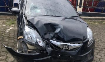 Kecelakaan lalu lintas antara mobil Honda Brio dengan sepeda motor Yamaha Vixion di Tanjungpinang mengakibatkan pengendara motor mengalami luka parah di jalan Dr. Sutomo Tanjungpinang Kecelakaan lalu lintas antara mobil Honda Brio dengan sepeda motor Yamaha Vixion di Tanjungpinang mengakibatkan pengendara motor mengalami luka parah, di jalan Dr. Sutomo Tanjungpinang Minggu (30/7/2024) pagi.