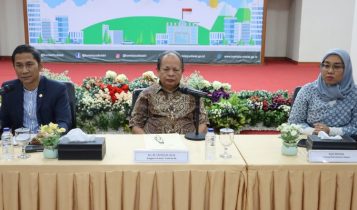 Komisi Yudisial KY secara resmi menetapkan sembilan orang calon hakim agung dan tiga orang calon hakim ad hoc Hak Asasi Manusia HAM di Mahkamah Agung MA Komisi Yudisial (KY) secara resmi menetapkan sembilan orang calon hakim agung dan tiga orang calon hakim ad hoc Hak Asasi Manusia (HAM) di Mahkamah Agung (MA) hasil seleksi. Selanjutnya, ke 12 calon Hakim Agung ini, diusulkan ke DPR-RI untuk mendapatkan persetujuan. (Foto: Dok KY)