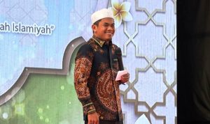 Tabligh Akbar 1 Muharram 1446 Hijriyah tingkat Provinsi Kepri Ustadz Anugrah Cahyadi atau yang akrab disapa Ustadz Ucay beri ilmu tentang ketaqwaan dan keimanan pada masyarakat dalam ceramahnya di Gedung Daerah, Tanjungpinang, Minggu (7/7/2024).