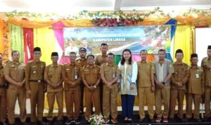 Dinas Pariwisata menyelenggarakan pelatihan pengelolaan Desa Wisata kepada Kelompok Sadar Wisata (Pokdarwis) Kabupaten Lingga. Acara berlangsung di Aula Lingga Pesona Hotel pada Senin (5/8/2024). (Foto: Aulia/Presmedia.id)