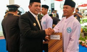 Gubernur Ansar saat menghadiri penyerahan remisi bagi narapidana dan menyaksikan berbagai produk kerajinan tangan Napi di Lapas Klas IIA Tanjungpinang, Sabtu (17/8/2024) siang.