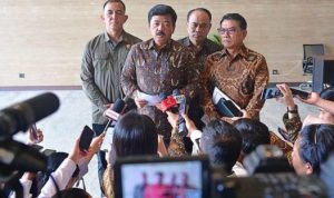 Menteri Koordinator Bidang Politik, Hukum, dan Keamanan (Menko Polhukam) Hadi Tjahjanto dalam keterangan pers di Istana Garuda, Ibu Kota Nusantara (IKN), Kabupaten Penajam Paser Utara, Provinsi Kalimantan Timur Senin, 12 Agustus 2024. (Foto: BPMI Setpres/Muchlis Jr)