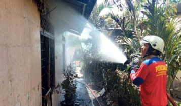 Rumah warga Kijang terbakar di Kampung Sei Datok Kijang Kota Kecamatan Bintan Timur. (Foto: BPBD Bintan)
