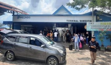 Situasi pintu masuk dan keluar Pelabuhan Domestik SBP Tanjungpinang. (Foto: Roland/Presmedia.id)