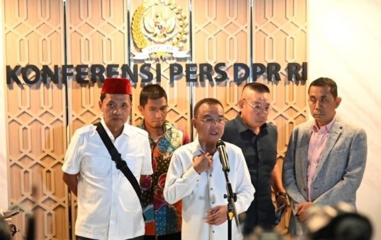 Wakil Ketua DPR RI Sufmi Dasco Ahmad saat konpers di Kompleks Parlemen Senayan Jakarta tentang pembatasan pembahasan Revisi UU Pilkada 2024 Wakil Ketua DPR RI Sufmi Dasco Ahmad saat konpers di Kompleks Parlemen, Senayan, Jakarta tentang pembatasan pembahasan Revisi UU Pilkada 2024 Kamis (22/08/2024). (Foto: Prima/Andri Parlementaria/DPR RI/Istimewa)