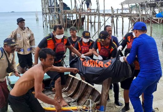 Nelayan Bintan yang dikabarkan hilang berhasil ditemukan Tim SAR Gabungan namun kondisinya sudah meninggal dunia. (Foto: Basarnas Tanjungpinang)