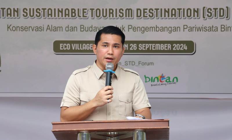 Plt Bupati Bintan Ahdi Muqsith menghadiri Forum Gathering ke IX yang digelar Sustainable Tourism Destination STD Bintan di Eco Village Sri Bintan Plt Bupati Bintan Ahdi Muqsith menghadiri Forum Gathering ke IX yang digelar Sustainable Tourism Destination (STD) Bintan di Eco Village Sri Bintan, Kamis (26/09/2024).