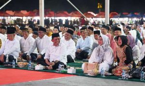 Ribuan warga Kota Tanjungpinang menghadiri Tabligh Akbar dalam rangka memperingati Hari Jadi ke-22 Provinsi Kepulauan Riau di Pelataran Gurindam 12, Tepi Laut, pada Selasa (24/9/2024). (Foto: Diskominfo Kepri)