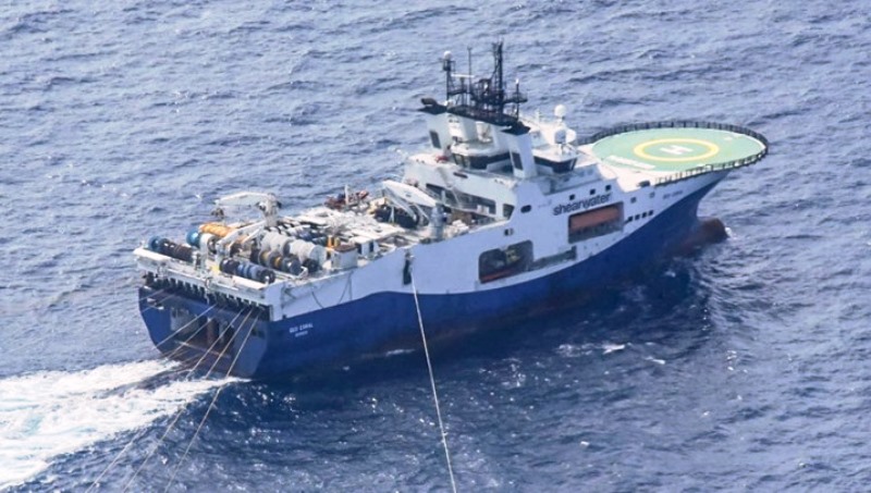 Badan Keamanan Laut Republik Indonesia (Bakamla RI) berhasil mendeteksi dan mengusir kapal China Coast Guard (CCG) 5402 yang mengganggu kegiatan Survei dan Pengolahan Data Seismik 3D Arwana yang dilakukan oleh PT.Pertamina East Natuna dengan menggunakan Kapal MV Geo Coral, Natuna, Selasa, (22/10/2024). (Foto. tni.mil.id)