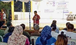 Calon Gubernur Kepri HM.Rudi paparan program 100 hari kerjanya saat kampanye dialogis di Kelurahan Sei Lekop, Sagulung, Batam. (Foto: Tim-HMR)