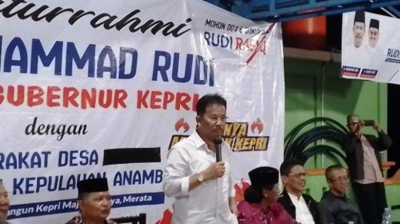 Calon Gubernur Kepri HM.Rudi saat melakukan kampanye di Tarempa Kabupaten Anambas. (Foto: Tim HMR)