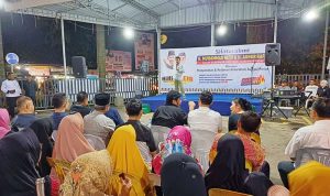 Calon gubernur Kepri HM.Rudi, saat melakukan kampanye dan pertemuan dengan warga Sei Panas Batam. (Foto: Wido/Tim HMR)