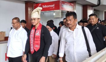 Kaesang Pangarep kampanyekan pasangan calon Gubernur dan Wakil Gubernur Kepulauan Riau (Kepri), H.Muhammad Rudi (HMR) dan H. Aunur Rafiq jadi gubernur Kepri di Pilkada Kepri 2024. (Foto: Humas Tim HMS)