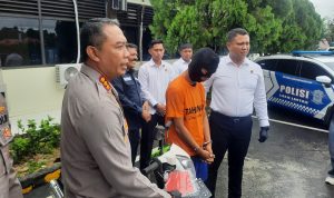 Kapolresta Tanjungpinang, Kombes Pol Budi Santosa bersama jajaran saat press rilis kasus perampokan di Mapolresta Tanjungpinang. (Foto: Roland/Presmedia.id)