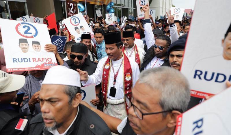 Paslon HM Rudi Aunur Rafiq Optimistis Menangi Pilkada Kepri 2024 setelah unggul dalam survei yang dilakukan Paslon HM Rudi- Aunur Rafiq Optimistis Menangi Pilkada Kepri 2024 setelah unggul dalam survei yang dilakukan. (Foto: Tim-HMR)
