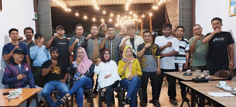 Pertemuan HMNI ini dilaksanakan di Home Cafe, Jalan Hanjoyo Putro, Ruko Geysha KM 8, Tanjungpinang Jumat 25 Oktober 2024. (Foto: Aulia/Presmedia.id)