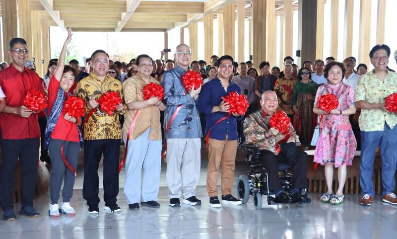Plt.Bupati Bintan Ahdi Muqsith bersama management PT.Graha Agung Indah Sentosa dan merupakan bagian dari Mandiri Group saat menggelar Opening Ceremony of The Hotel Indigo Bintan Lagoi Beach Lagoi-Bintan. (Foto: Hasura/Presmedia.id)