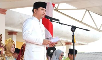 Plt.Bupati Bintan Ahdi Muqsith saat bertindak sebagai Inspektur upacara Peringatan Hari Sumpah Pemuda (HSP) ke-96 di Halaman Gedung Nasional Tanjung Uban, Senin (28/10/29024).