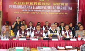 Bareskrim Polri mengungkap jaringan produksi narkoba di sebuah vila di Jimbaran, Bali dengan barang bukti narkoba. (Foto: Dok-Humas Polri)