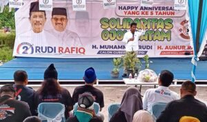 Deklarasi dukungan Sobat Batam kepada HM.Rudi-Aunur Rofiq sebagai gubernur Kepri di peringatan Happy Anniversary ke-5 ini digelar di halaman Rumah Pemenangan Rudi-Rafiq di Sei Panas, Batam kota, Sabtu (16/11/2024).