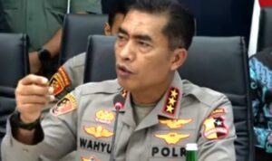 Kabareskrim Polri Komjen Wahyu Widada saat memberi keterangan dalam konferensi press di Media Center Kementerian Komunikasi dan Digital (Komdigi) Jakarta.