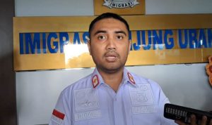 Kakan Imigrasi Kelas II Tanjung Uban, Inggil. (Foto: Hasura/Presmedia.id)
