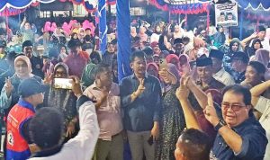 Kampanye dialogis pasangan calon Gubernur dan Wakil Gubernur Kepri nomor urut 2, Rudi-Rafiq, di Fasum Kavling Bakau Serip RT 02/RW 02, Kelurahan Sambau, Kecamatan Nongsa, Batam, pada Senin (11/11/2024).