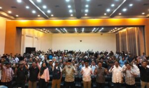Pasangan calon Gubernur dan Wakil Gubernur Kepulauan Riau (Kepri), HM. Rudi dan H. Aunur Rofiq, saat menggelar kampanye di Tanjungpinang. (Foto: Tim-HMR)