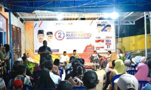 Pasangan calon gubernur dan wakil gubernur HM.Rudi-Aunur Rafiq saat menggelar kampanye di kota Tanjungpinang.