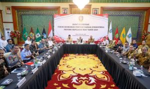 Pemerintah Provinsi Kepulauan Riau (Kepri) bersama Badan Kesatuan Bangsa dan Politik (Kesbangpol) serta Forkopimda, menggelar Rapat Koordinasi (Rakor) memastikan kesuksesan pelaksanaan Pilkada Serentak 2024 di Provinsi Kepri. (Foto: Diskominfo Kepri)