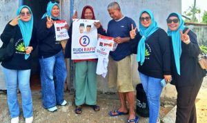 Relawan pasangan calon Gubernur dan Wakil Gubernur Kepulauan Riau (Kepri), H.Muhammad Rudi dan H. Aunur Rafiq mengadakan kampanye door-to-door di seluruh wilayah Kepri. (Foto: Tim HMR)