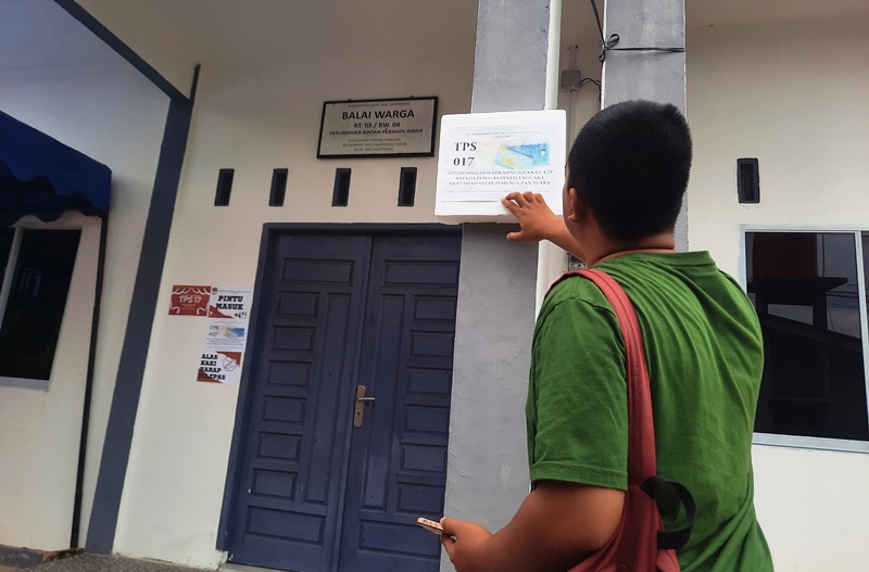 TPS 017 Di Perumahan Bintan Permata Indah di Kelurahan Pinang Kencana Kecamatan Tanjungpinang Timur Kota Tanjungpinang TPS 017 Di Perumahan Bintan Permata Indah di Kelurahan Pinang Kencana Kecamatan Tanjungpinang Timur Kota Tanjungpinang. (Foto: Roland/Presmedia.id)