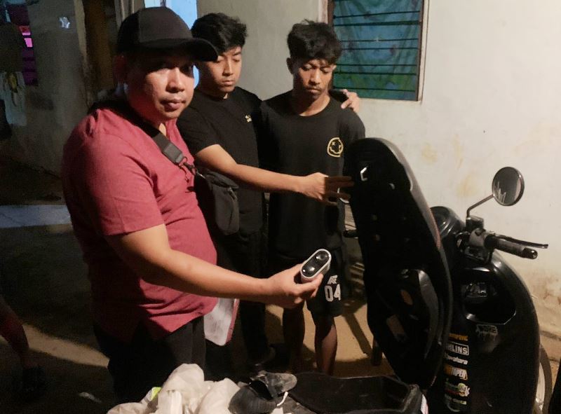 Unit Reskrim Polsek Bintan Timur berhasil membekuk pelaku curat Unit Reskrim Polsek Bintan Timur berhasil membekuk pelaku curat. (Foto: Polres Bintan)