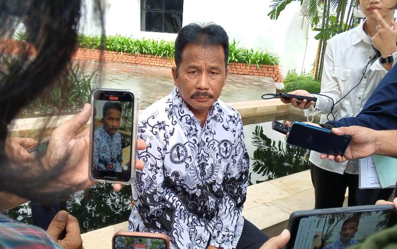 Wali kota Batam HM.Rudi saat memberikan pernyataan membantah adanya isu penggusuran di Baloi Kolam Batam Wali kota Batam HM.Rudi saat memberikan pernyataan, membantah adanya isu penggusuran di Baloi Kolam Batam. (Foto: Wido S)