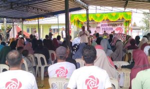 Warga Bintan pesisir kabupaten Bintan tetap semangat menghadiri kampanye dialogis pasangan calon Gubernur dan Wakil Gubernur Kepulauan Riau (Kepri), H Muhammad Rudi dan H Aunur Rafiq (Rudi-Rafiq), Kamis (14/11/2024).