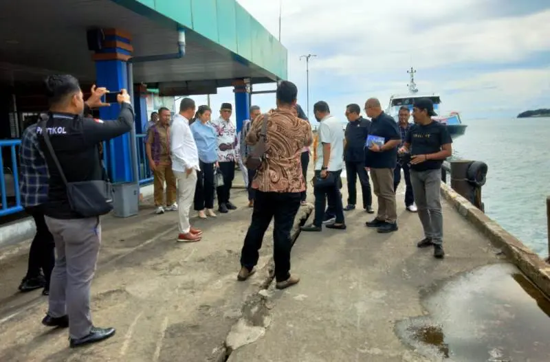 Branch Tanjungpinang menerima Kunjungan Kerja Komisi III DPRD Tanjungpinang di Terminal Penumpang Sri Bintan Branch Tanjungpinang menerima Kunjungan Kerja Komisi III DPRD Tanjungpinang di Terminal Penumpang Sri Bintan. (Foto: Pelindo)