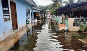 Kampung Tarandam terendam banjir rob Gang Bintangor Jalan Bintangor RT 2 RW 9 Kelurahan Tanjung Unggat di Kota Tanjungpinang. (Foto: Roland/Presmedia.id)