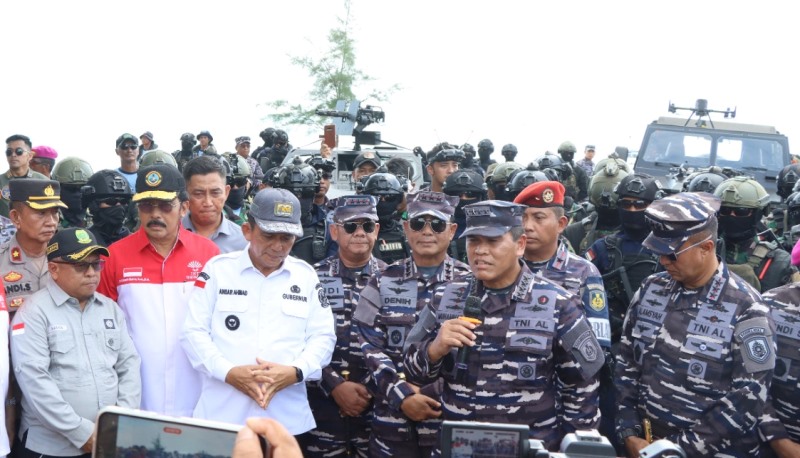 Kepala Staf TNI AL Laksamana TNI Muhammad Ali buka kegiatan Latihan Pasukan Khusus Laut Bima 24 Latpassus Bima 24 tahun 2024 di Kabupaten Lingga Kepala Staf TNI-AL Laksamana TNI Muhammad Ali buka kegiatan Latihan Pasukan Khusus Laut Bima-24 (Latpassus Bima-24) tahun 2024 di Kabupaten Lingga, Sabtu (14/12/2024). (Foto: Aulia/Presmedia.id)