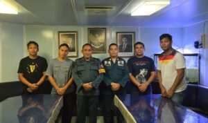 ABK dan Nahkoda Kapal Tanker Silver Sincere yang selamat telah dibawa ke Pangkalan PLP Kelas II Tanjung Uban. (Foto: KPLP Tanjung Uban)