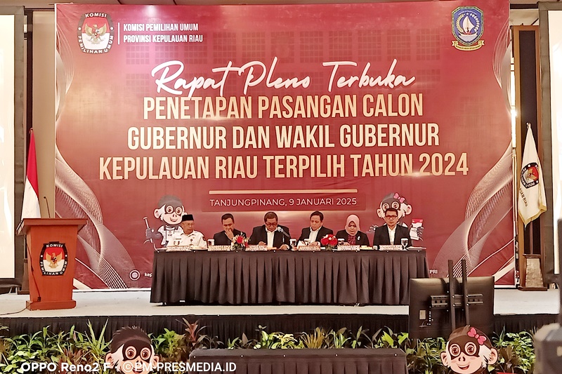 KPU Kepri saat menggelar Rapat Pleno terbuka Penetapan pasangan calon Gubernnur dan wakil gubernur Kepri Hasil Pilkada kepri 2024 di Tanjungpinang KPU Kepri saat menggelar Rapat Pleno terbuka, Penetapan pasangan calon Gubernnur dan wakil gubernur Kepri, Hasil Pilkada kepri 2024 di Tanjungpinang.