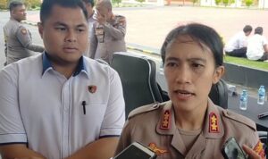 Kapolres Bintan AKBP Yunita Stevani saat memberikan keterangan soal kasus Hasan Cs ke media (Foto-Hasura/Presmedia.id)